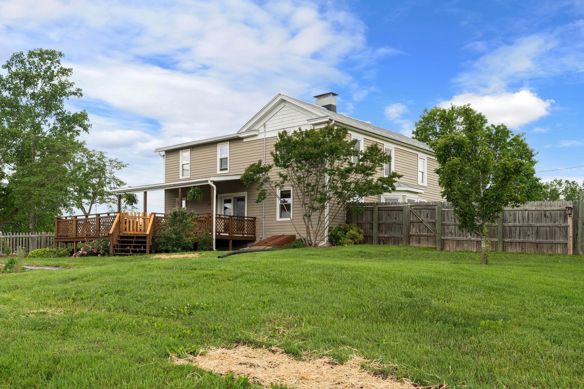 199 HERMITAGE RD, STAUNTON, Virginia 24401, 4 Bedrooms Bedrooms, ,2 BathroomsBathrooms,Residential,199 HERMITAGE RD,664973 MLS # 664973