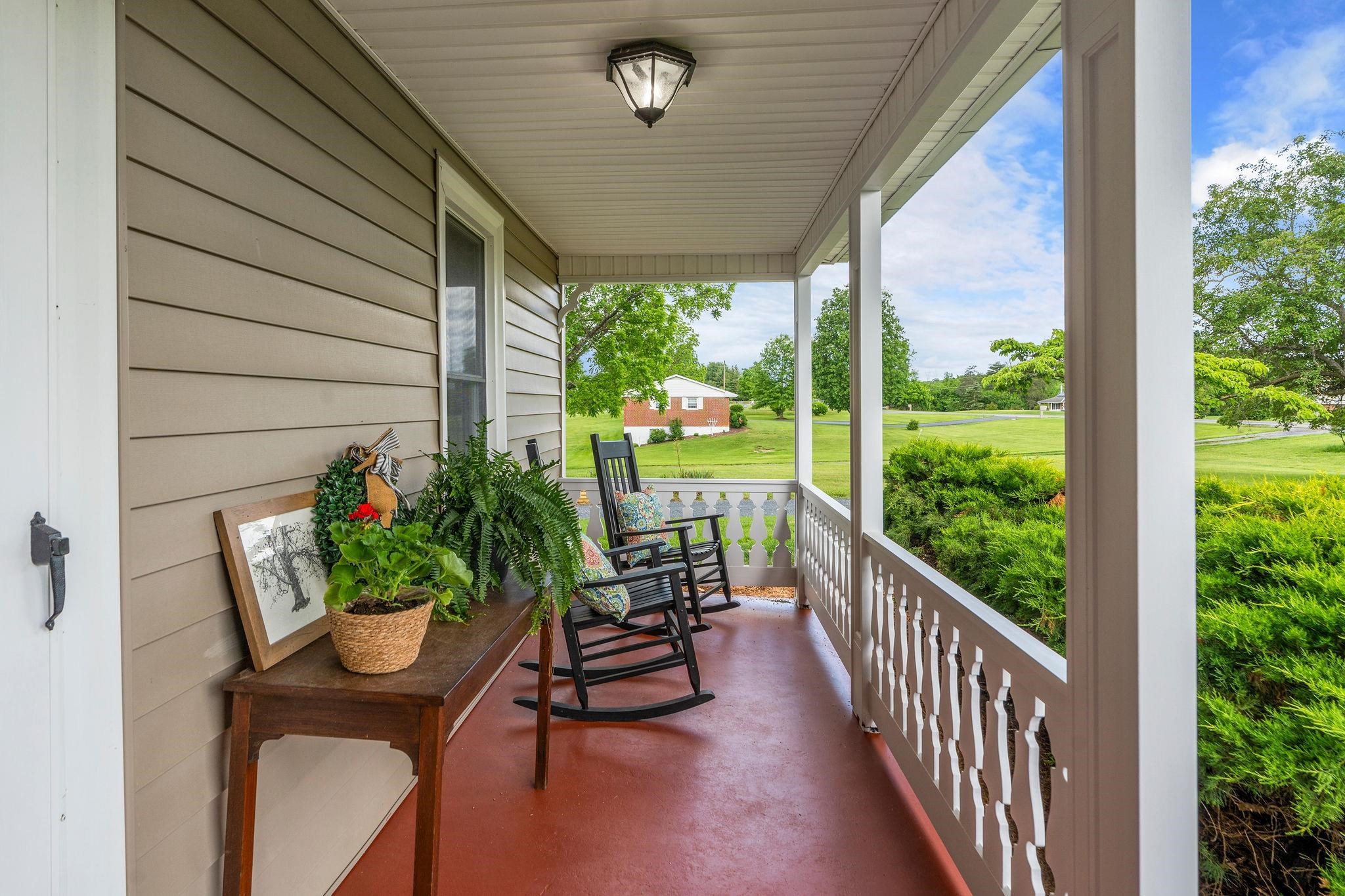 199 HERMITAGE RD, STAUNTON, Virginia 24401, 4 Bedrooms Bedrooms, ,2 BathroomsBathrooms,Residential,199 HERMITAGE RD,664973 MLS # 664973