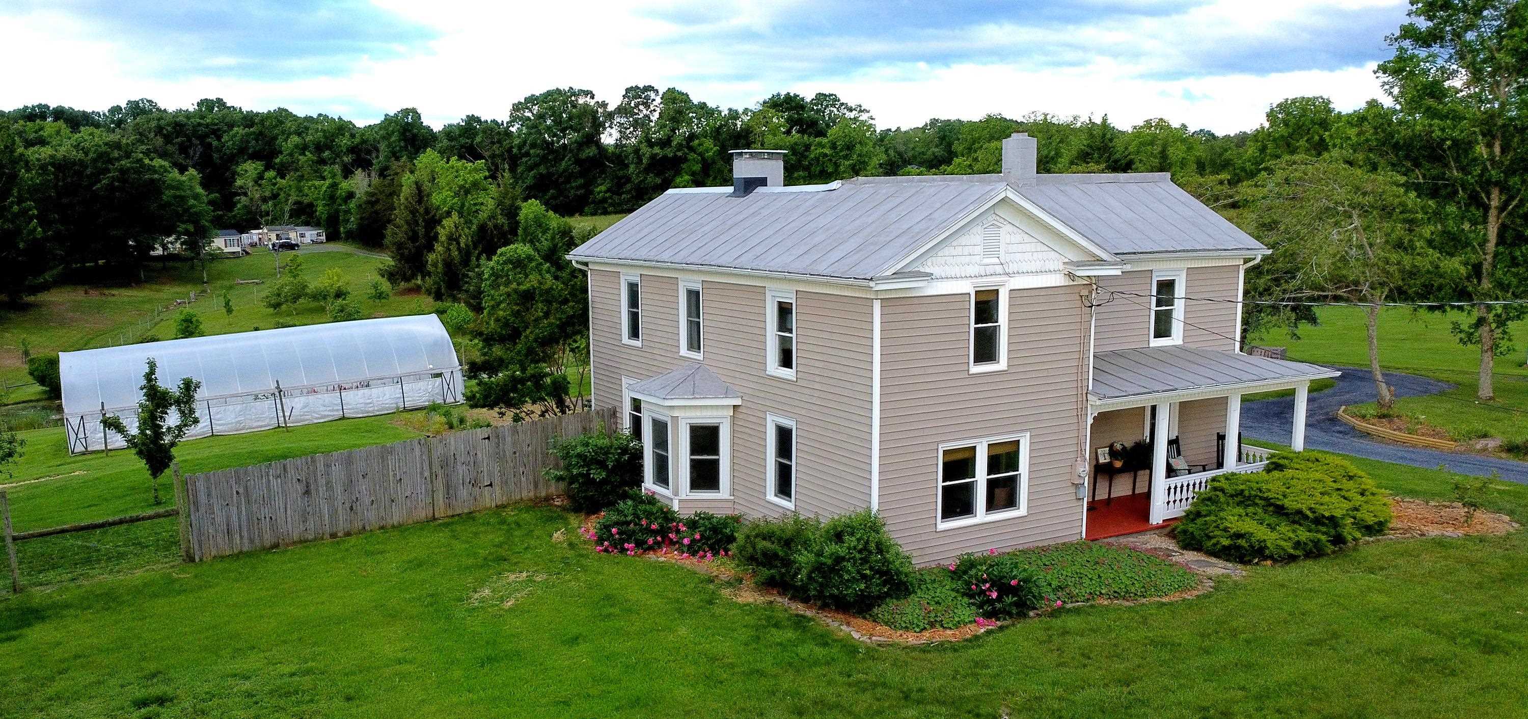 199 HERMITAGE RD, STAUNTON, Virginia 24401, 4 Bedrooms Bedrooms, ,2 BathroomsBathrooms,Residential,199 HERMITAGE RD,664973 MLS # 664973