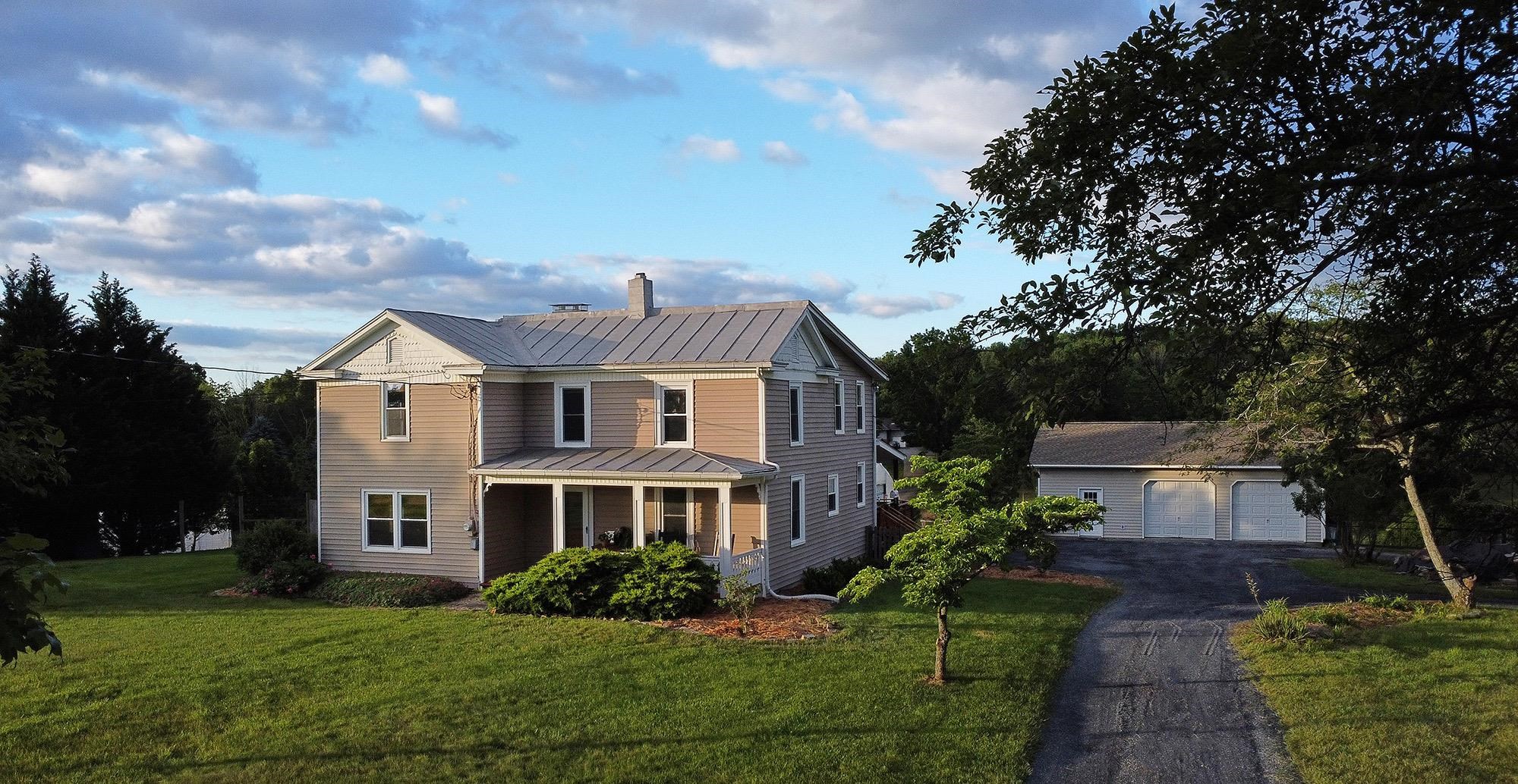 199 HERMITAGE RD, STAUNTON, Virginia 24401, 4 Bedrooms Bedrooms, ,2 BathroomsBathrooms,Residential,199 HERMITAGE RD,664973 MLS # 664973