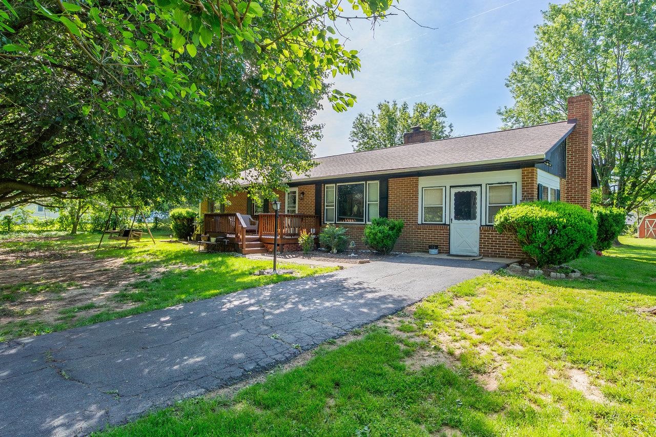 9274 SPOTSWOOD TRL, MCGAHEYSVILLE, Virginia 22840, 3 Bedrooms Bedrooms, ,2 BathroomsBathrooms,Residential,9274 SPOTSWOOD TRL,664974 MLS # 664974