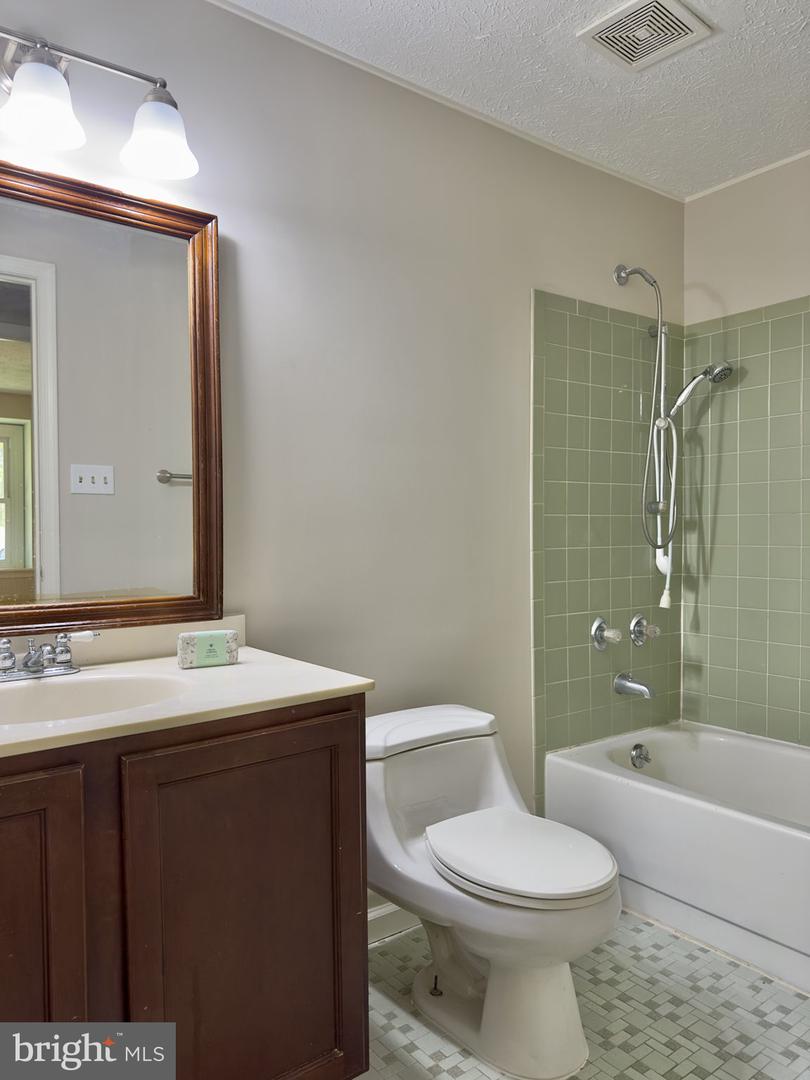 2 SHORT CIR, FREDERICKSBURG, Virginia 22407, 3 Bedrooms Bedrooms, ,2 BathroomsBathrooms,Residential,For sale,2 SHORT CIR,VASP2032330 MLS # VASP2032330