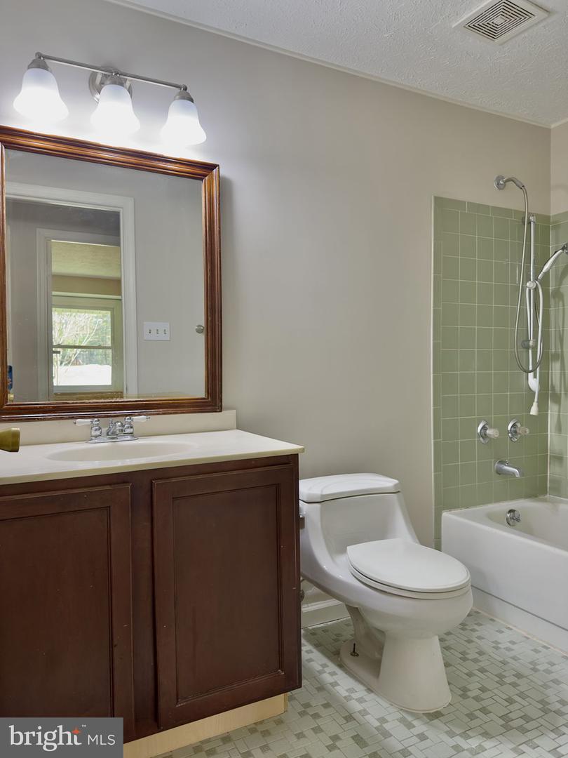 2 SHORT CIR, FREDERICKSBURG, Virginia 22407, 3 Bedrooms Bedrooms, ,2 BathroomsBathrooms,Residential,For sale,2 SHORT CIR,VASP2032330 MLS # VASP2032330