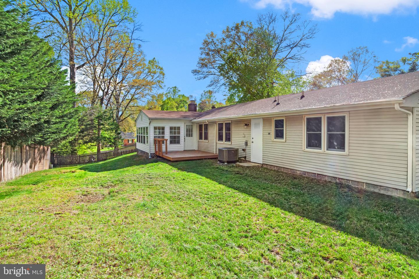 2 SHORT CIR, FREDERICKSBURG, Virginia 22407, 3 Bedrooms Bedrooms, ,2 BathroomsBathrooms,Residential,For sale,2 SHORT CIR,VASP2032330 MLS # VASP2032330