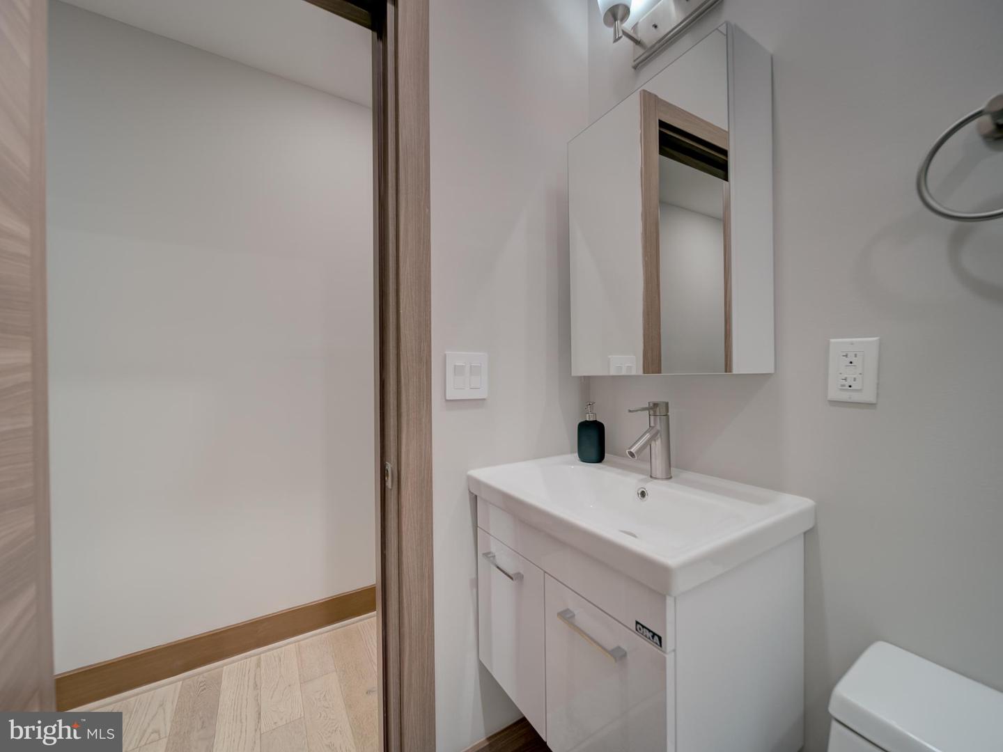 2109 M ST NE #5, WASHINGTON, District Of Columbia 20002, 2 Bedrooms Bedrooms, ,2 BathroomsBathrooms,Residential,For sale,2109 M ST NE #5,DCDC2196310 MLS # DCDC2196310