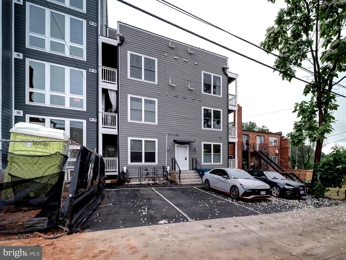 2109 M ST NE #5, WASHINGTON, District Of Columbia 20002, 2 Bedrooms Bedrooms, ,2 BathroomsBathrooms,Residential,For sale,2109 M ST NE #5,DCDC2196310 MLS # DCDC2196310
