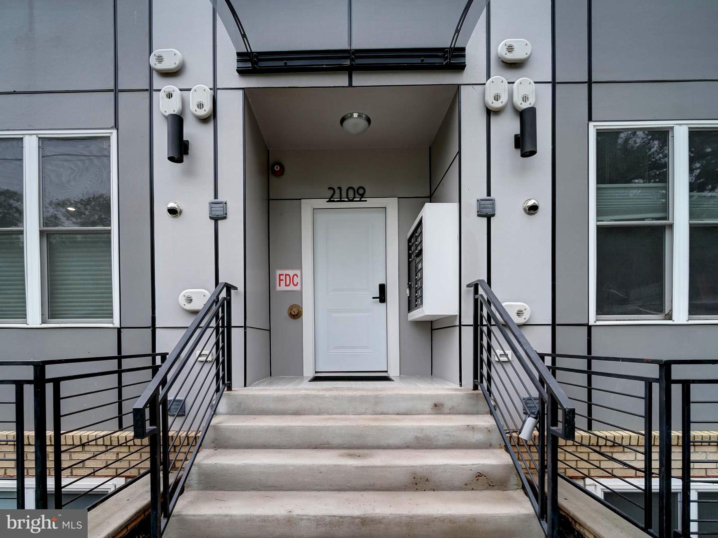 2109 M ST NE #5, WASHINGTON, District Of Columbia 20002, 2 Bedrooms Bedrooms, ,2 BathroomsBathrooms,Residential,For sale,2109 M ST NE #5,DCDC2196310 MLS # DCDC2196310