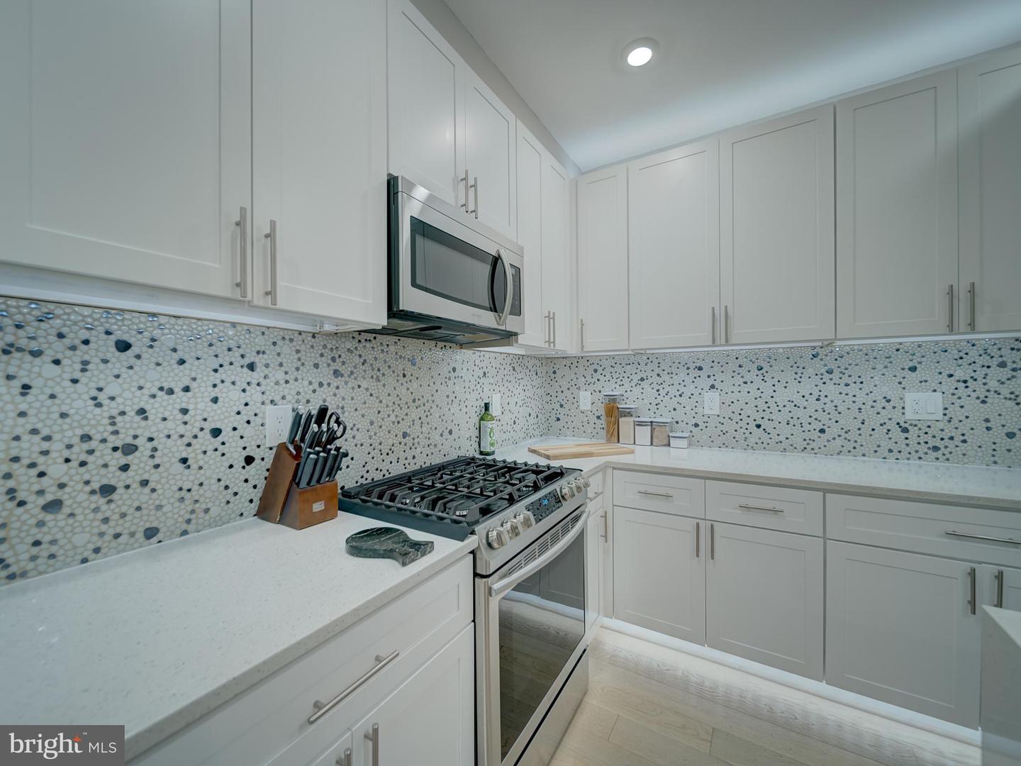 2109 M ST NE #5, WASHINGTON, District Of Columbia 20002, 2 Bedrooms Bedrooms, ,2 BathroomsBathrooms,Residential,For sale,2109 M ST NE #5,DCDC2196310 MLS # DCDC2196310
