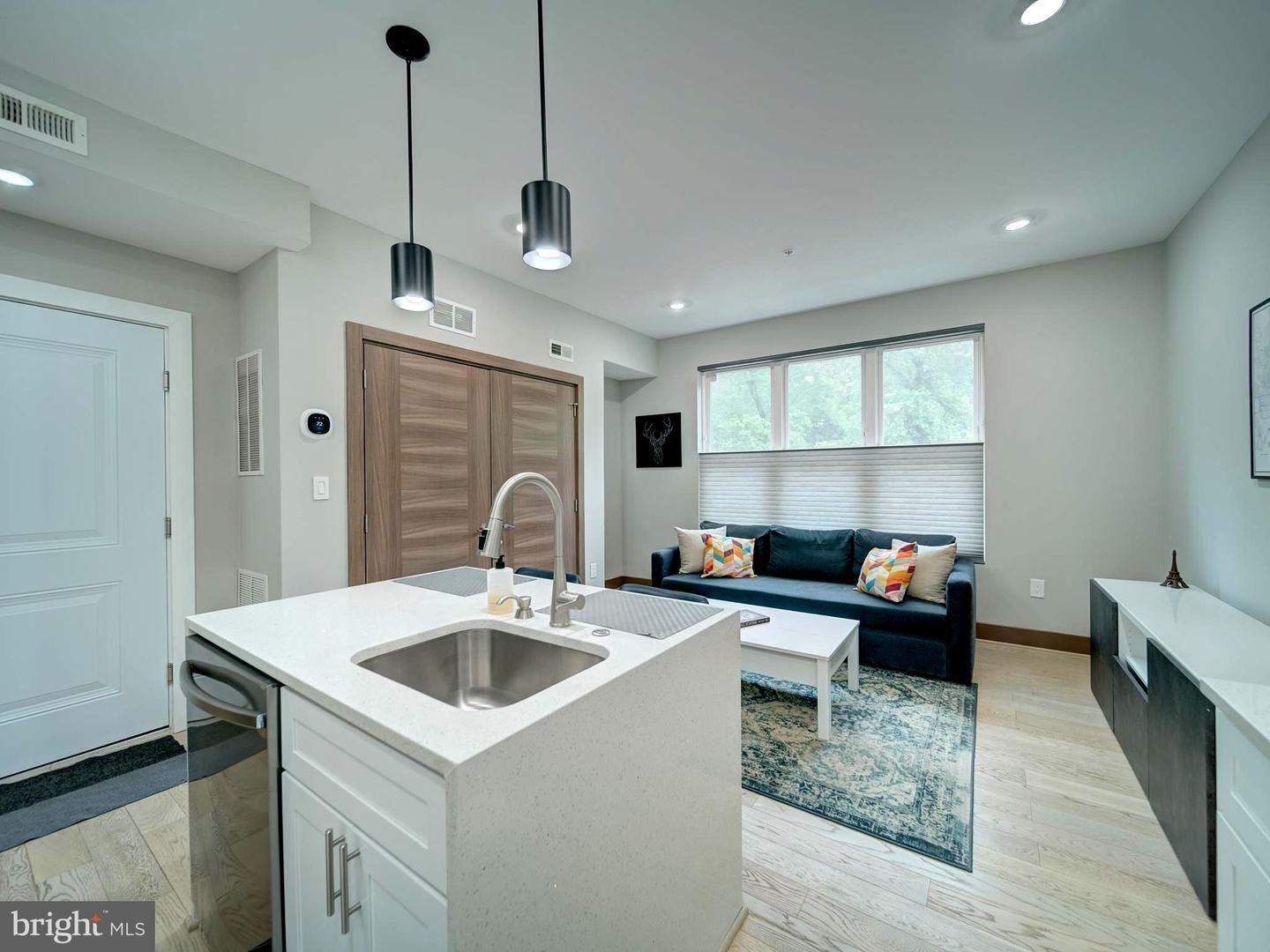 2109 M ST NE #5, WASHINGTON, District Of Columbia 20002, 2 Bedrooms Bedrooms, ,2 BathroomsBathrooms,Residential,For sale,2109 M ST NE #5,DCDC2196310 MLS # DCDC2196310