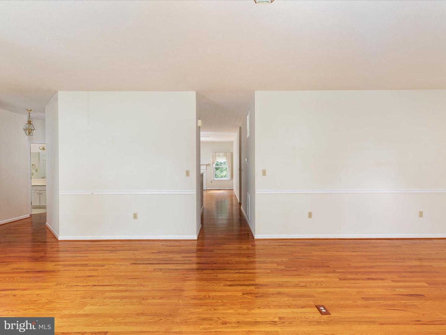 565 FULTON DR, STRASBURG, Virginia 22657, 3 Bedrooms Bedrooms, ,2 BathroomsBathrooms,Residential,For sale,565 FULTON DR,VASH2011236 MLS # VASH2011236