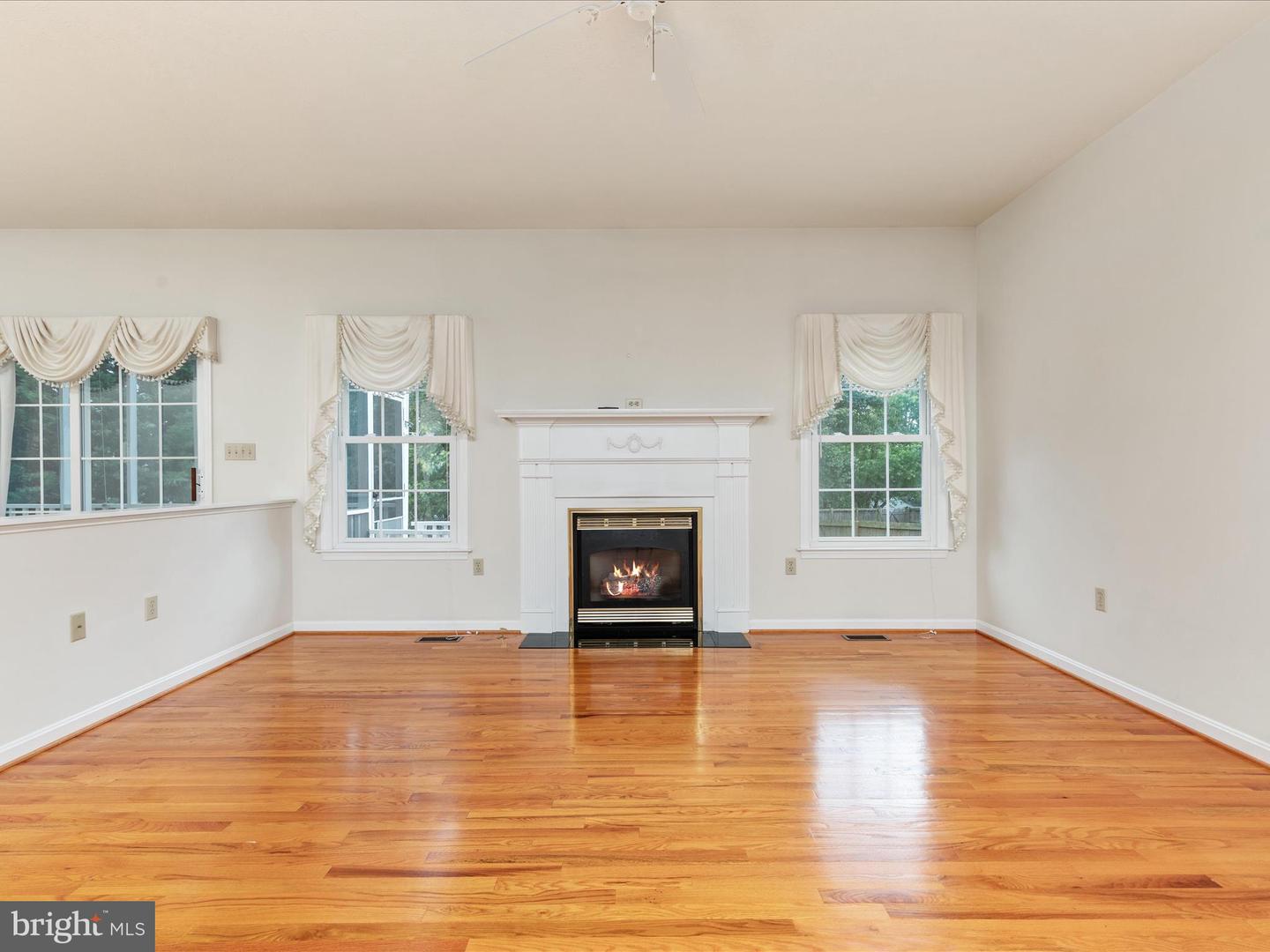 565 FULTON DR, STRASBURG, Virginia 22657, 3 Bedrooms Bedrooms, ,2 BathroomsBathrooms,Residential,For sale,565 FULTON DR,VASH2011236 MLS # VASH2011236