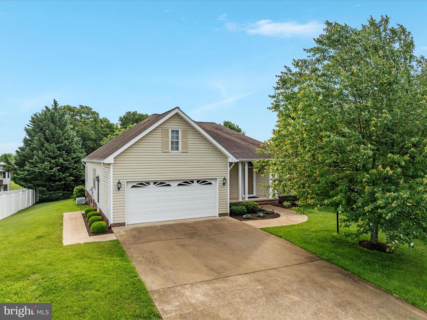 565 FULTON DR, STRASBURG, Virginia 22657, 3 Bedrooms Bedrooms, ,2 BathroomsBathrooms,Residential,For sale,565 FULTON DR,VASH2011236 MLS # VASH2011236