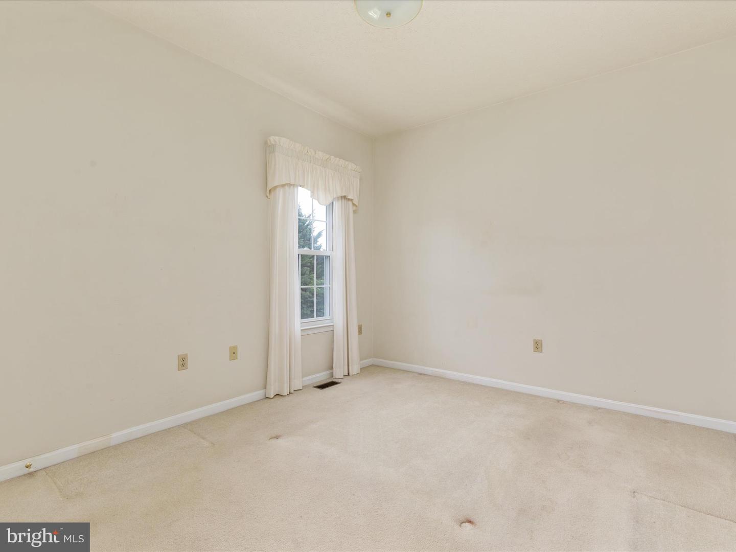 565 FULTON DR, STRASBURG, Virginia 22657, 3 Bedrooms Bedrooms, ,2 BathroomsBathrooms,Residential,For sale,565 FULTON DR,VASH2011236 MLS # VASH2011236