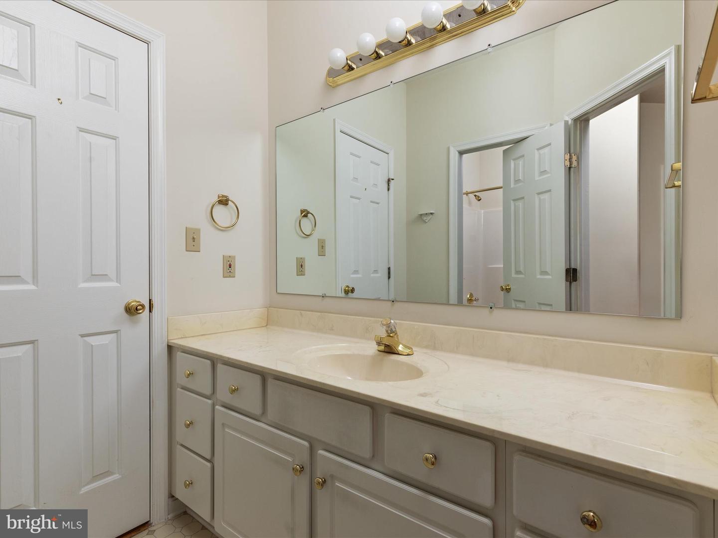 565 FULTON DR, STRASBURG, Virginia 22657, 3 Bedrooms Bedrooms, ,2 BathroomsBathrooms,Residential,For sale,565 FULTON DR,VASH2011236 MLS # VASH2011236