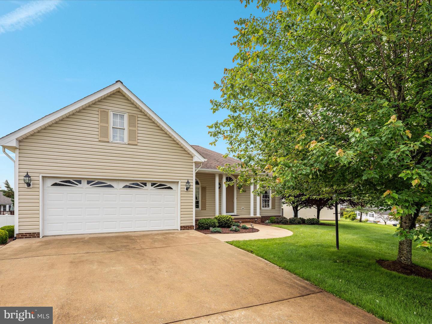 565 FULTON DR, STRASBURG, Virginia 22657, 3 Bedrooms Bedrooms, ,2 BathroomsBathrooms,Residential,For sale,565 FULTON DR,VASH2011236 MLS # VASH2011236
