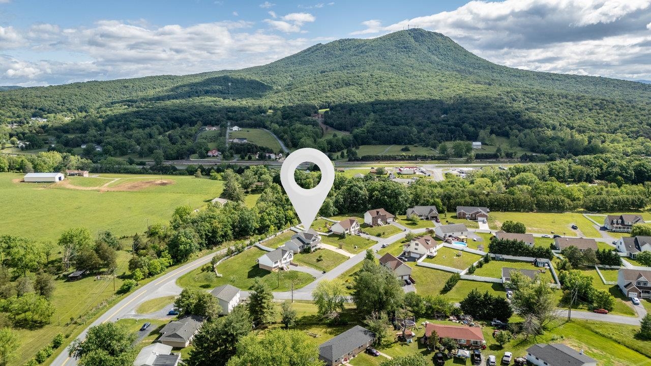 6081 DOTTS LN, PENN LAIRD, Virginia 22846, 4 Bedrooms Bedrooms, ,2 BathroomsBathrooms,Residential,6081 DOTTS LN,664957 MLS # 664957