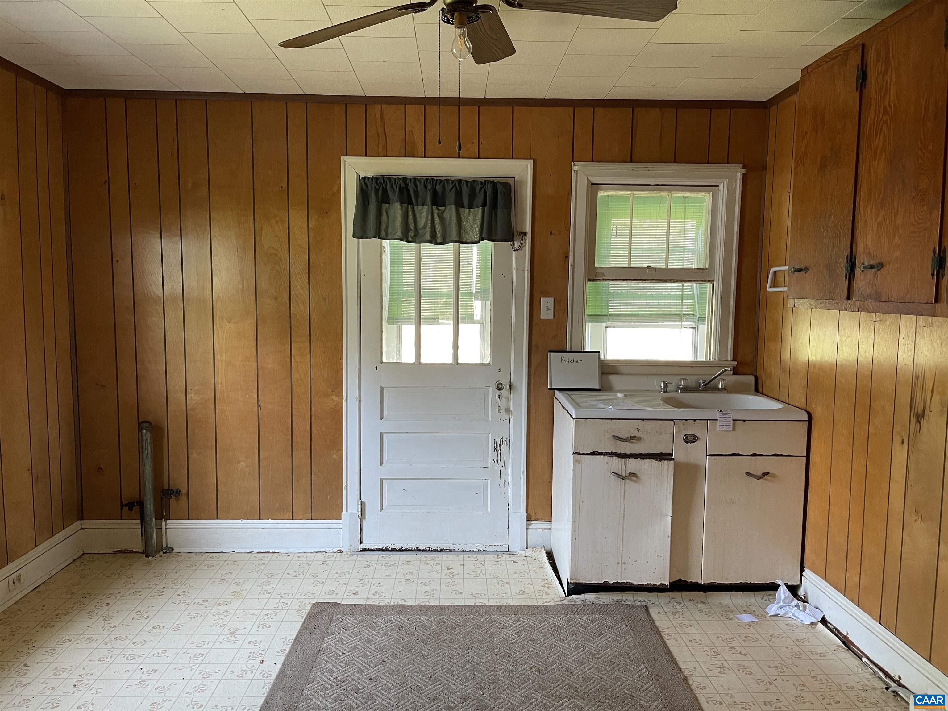 6932 ROCKFISH RIVER RD, SCHUYLER, Virginia 22969, 3 Bedrooms Bedrooms, ,1 BathroomBathrooms,Residential,6932 ROCKFISH RIVER RD,664965 MLS # 664965