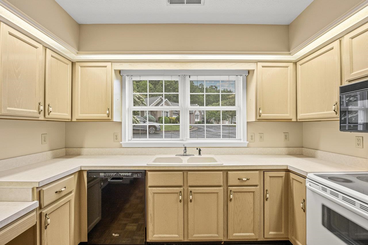 127 EMERALD DR, HARRISONBURG, Virginia 22801, 2 Bedrooms Bedrooms, ,2 BathroomsBathrooms,Residential,127 EMERALD DR,664966 MLS # 664966