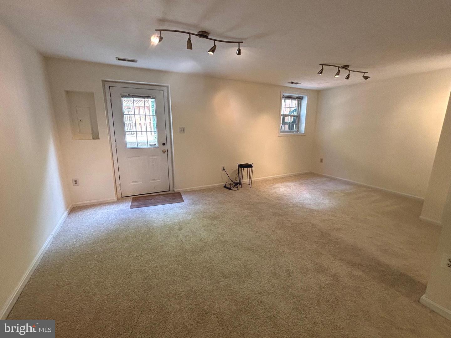 8658 DIANE CT, MANASSAS, Virginia 20110, 4 Bedrooms Bedrooms, ,3 BathroomsBathrooms,Residential,For sale,8658 DIANE CT,VAMN2008204 MLS # VAMN2008204