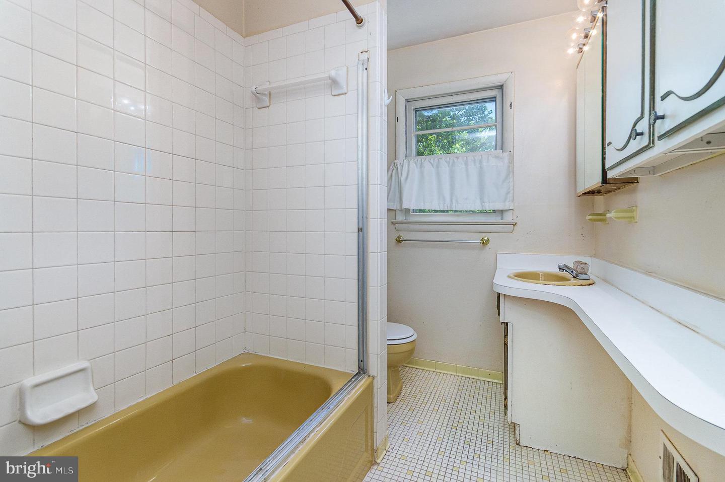 8809 VERNON VIEW DR, ALEXANDRIA, Virginia 22308, 4 Bedrooms Bedrooms, ,1 BathroomBathrooms,Residential,For sale,8809 VERNON VIEW DR,VAFX2237696 MLS # VAFX2237696