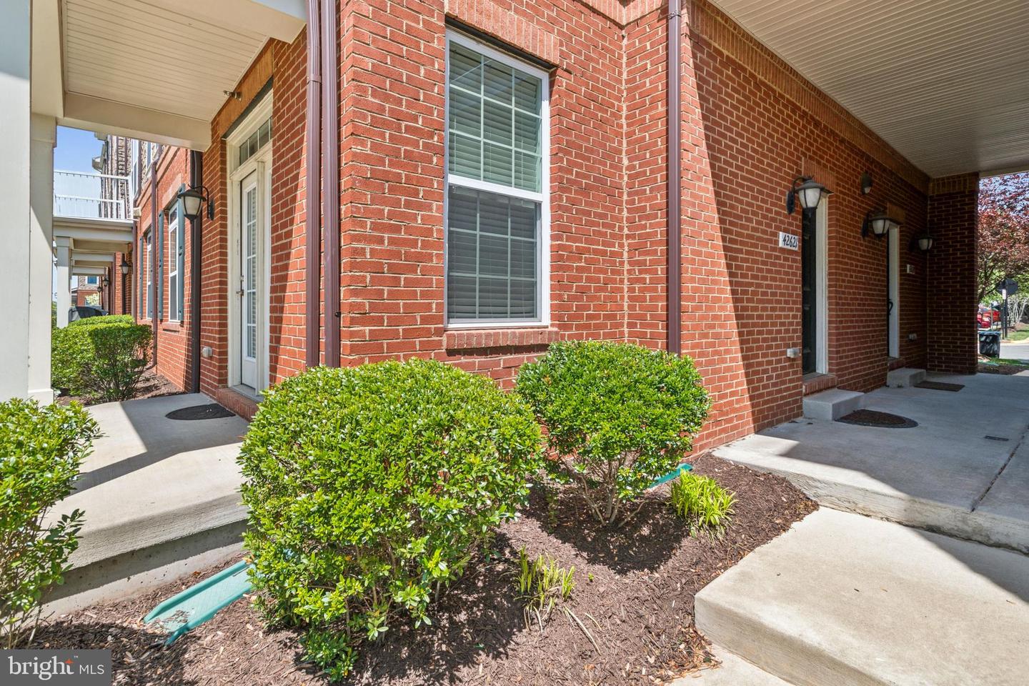42621 CAPITOL VIEW TER, BROADLANDS, Virginia 20148, 3 Bedrooms Bedrooms, ,2 BathroomsBathrooms,Residential,For sale,42621 CAPITOL VIEW TER,VALO2095244 MLS # VALO2095244