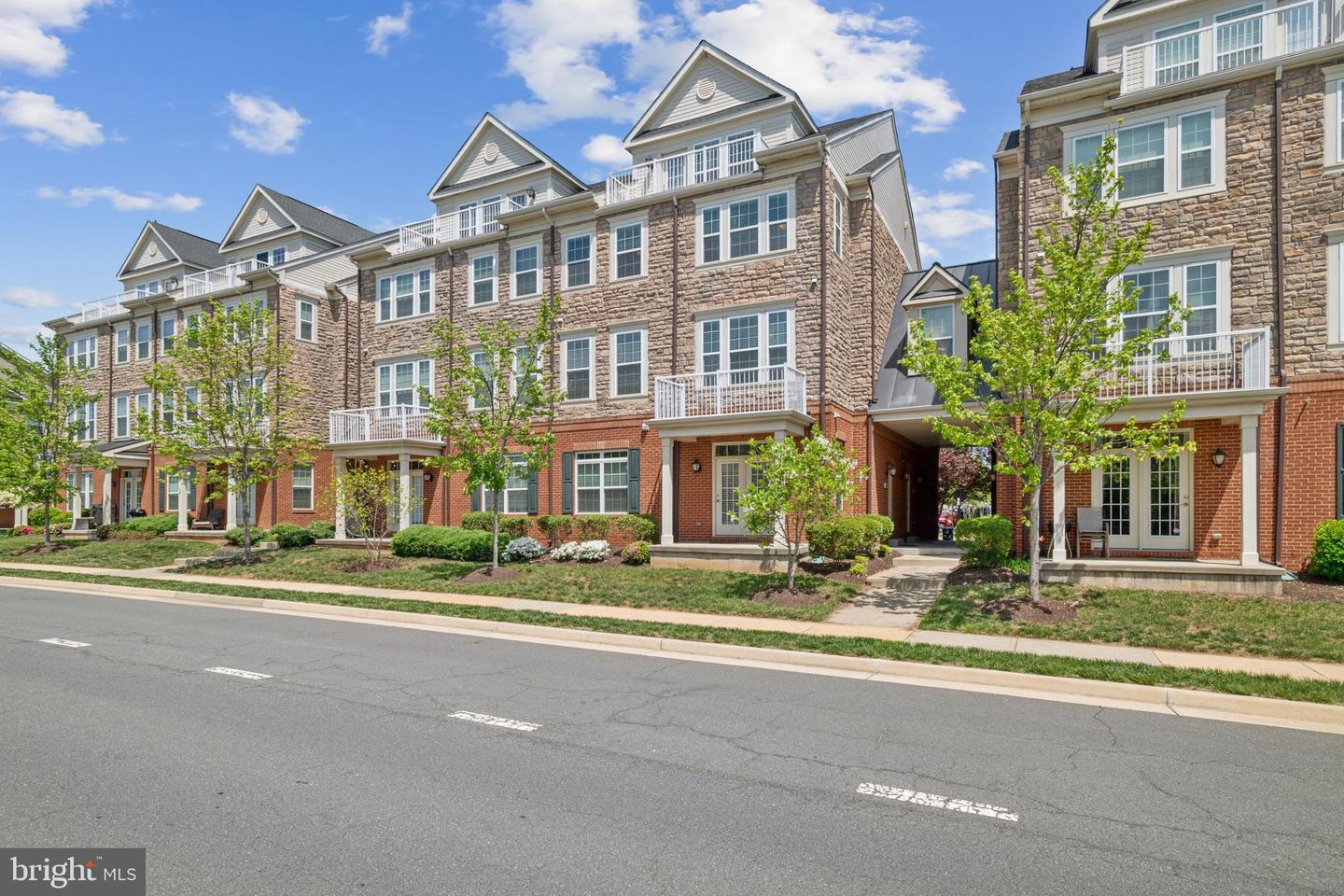 42621 CAPITOL VIEW TER, BROADLANDS, Virginia 20148, 3 Bedrooms Bedrooms, ,2 BathroomsBathrooms,Residential,For sale,42621 CAPITOL VIEW TER,VALO2095244 MLS # VALO2095244