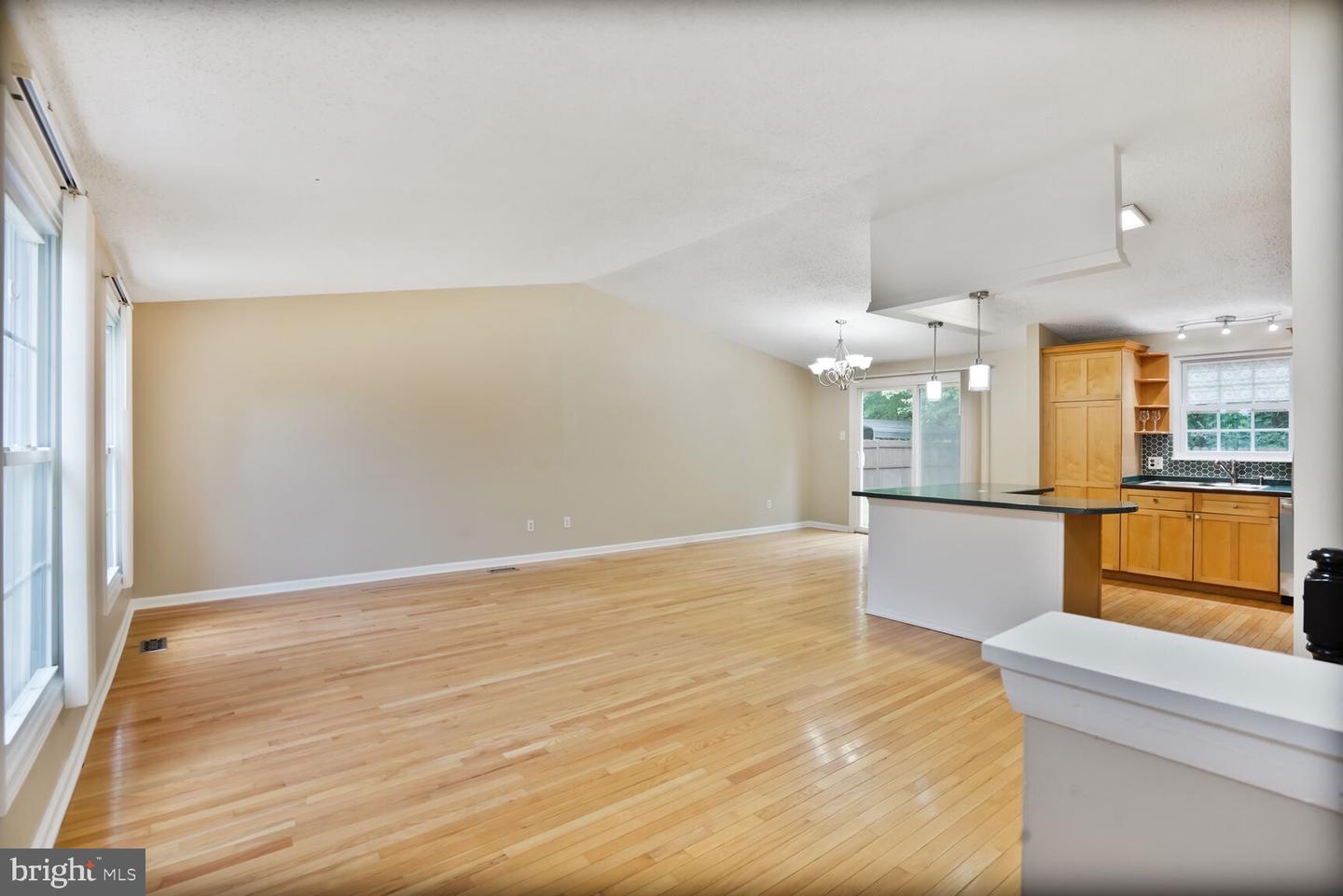 3237 BETHEL CHURCH DR, WOODBRIDGE, Virginia 22192, 3 Bedrooms Bedrooms, ,2 BathroomsBathrooms,Residential,For sale,3237 BETHEL CHURCH DR,VAPW2093650 MLS # VAPW2093650