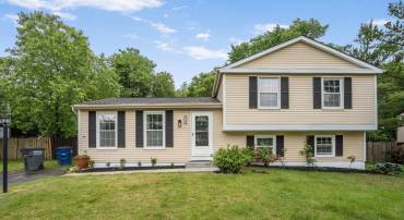 3237 BETHEL CHURCH DR, WOODBRIDGE, Virginia 22192, 3 Bedrooms Bedrooms, ,2 BathroomsBathrooms,Residential,For sale,3237 BETHEL CHURCH DR,VAPW2093650 MLS # VAPW2093650