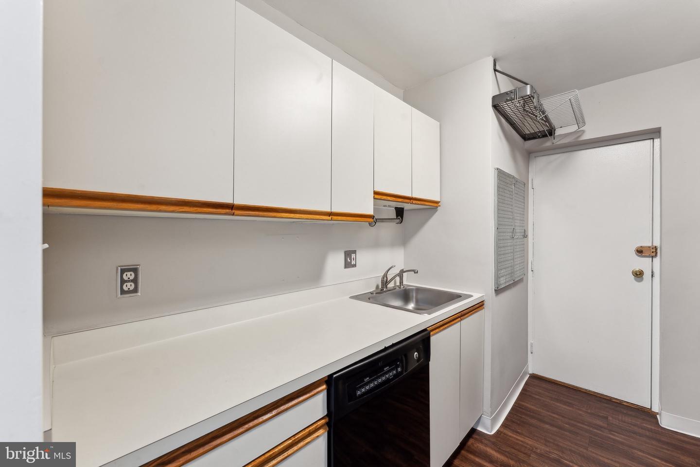 3701 5TH ST S #212, ARLINGTON, Virginia 22204, 1 Bedroom Bedrooms, ,1 BathroomBathrooms,Residential,For sale,3701 5TH ST S #212,VAAR2056876 MLS # VAAR2056876