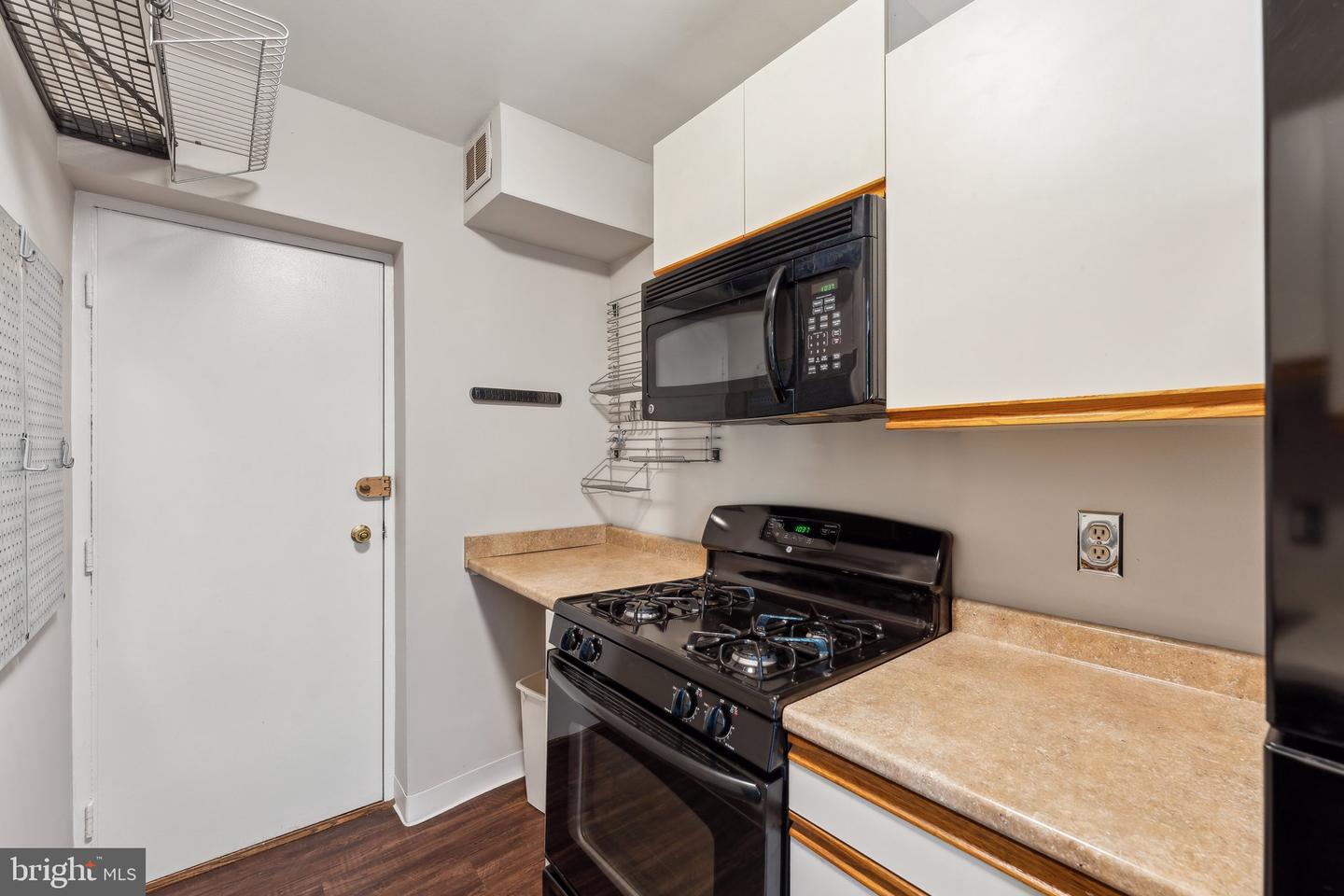 3701 5TH ST S #212, ARLINGTON, Virginia 22204, 1 Bedroom Bedrooms, ,1 BathroomBathrooms,Residential,For sale,3701 5TH ST S #212,VAAR2056876 MLS # VAAR2056876