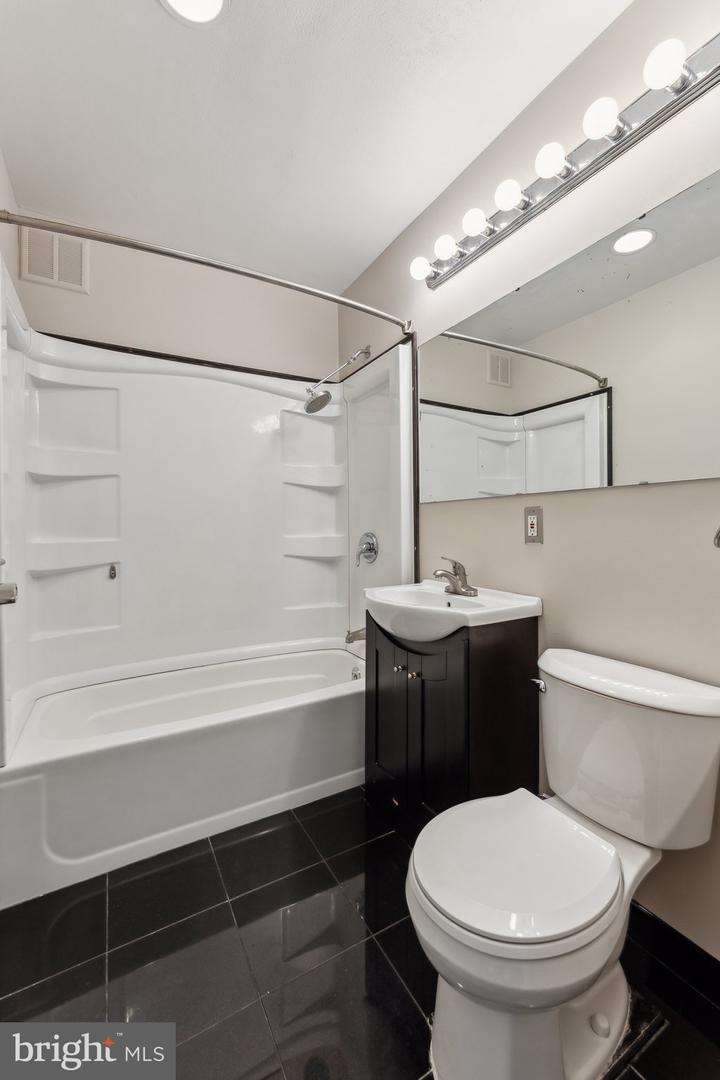 3701 5TH ST S #212, ARLINGTON, Virginia 22204, 1 Bedroom Bedrooms, ,1 BathroomBathrooms,Residential,For sale,3701 5TH ST S #212,VAAR2056876 MLS # VAAR2056876