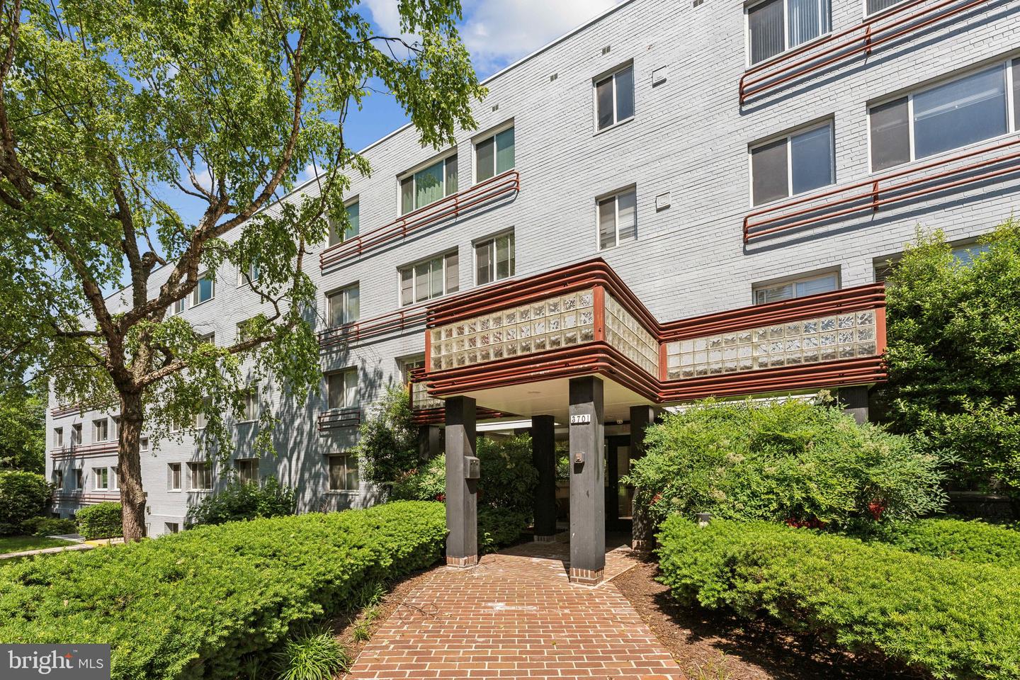 3701 5TH ST S #212, ARLINGTON, Virginia 22204, 1 Bedroom Bedrooms, ,1 BathroomBathrooms,Residential,For sale,3701 5TH ST S #212,VAAR2056876 MLS # VAAR2056876