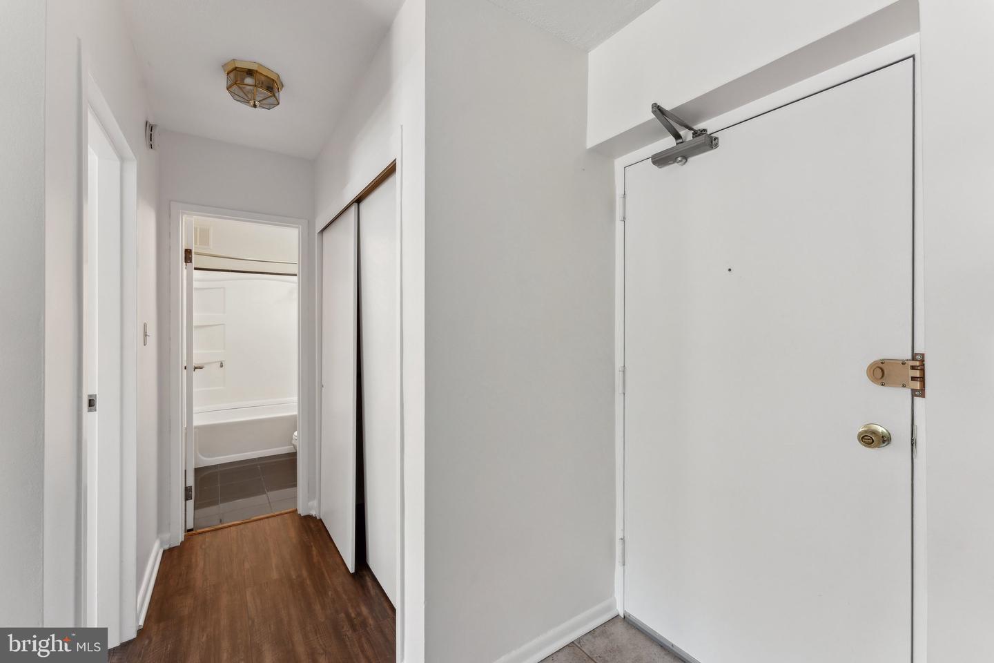 3701 5TH ST S #212, ARLINGTON, Virginia 22204, 1 Bedroom Bedrooms, ,1 BathroomBathrooms,Residential,For sale,3701 5TH ST S #212,VAAR2056876 MLS # VAAR2056876