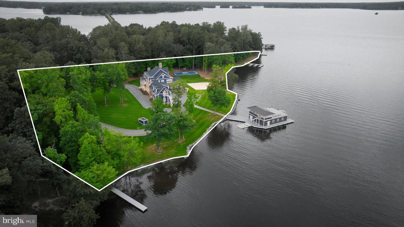 542 TWIN LAKES LN, BUMPASS, Virginia 23024, 7 Bedrooms Bedrooms, 37 Rooms Rooms,7 BathroomsBathrooms,Residential,For sale,542 TWIN LAKES LN,VALA2007786 MLS # VALA2007786