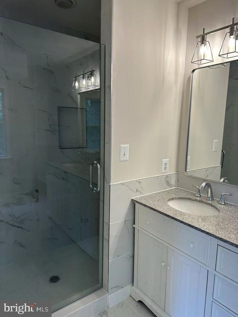 500 ROLAND ST SW, VIENNA, Virginia 22180, 5 Bedrooms Bedrooms, ,4 BathroomsBathrooms,Residential,For sale,500 ROLAND ST SW,VAFX2238646 MLS # VAFX2238646