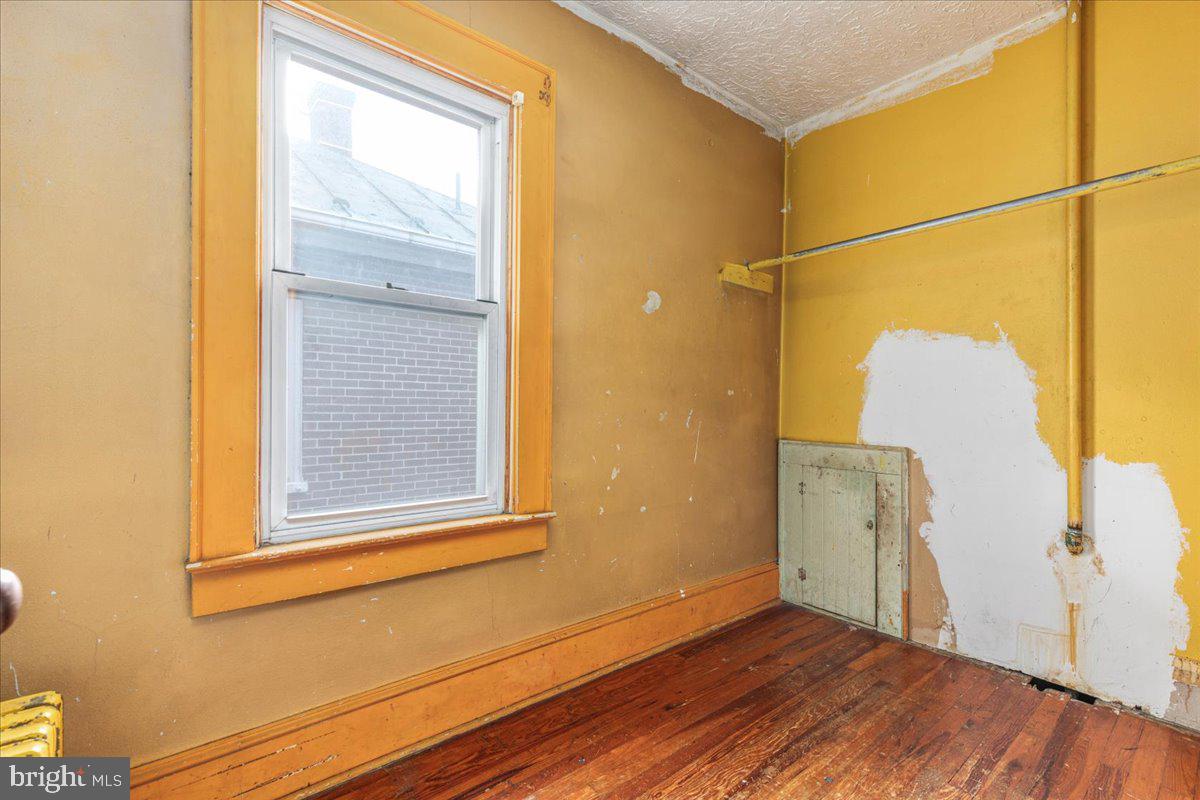 21 W PALL MALL ST, WINCHESTER, Virginia 22601, 4 Bedrooms Bedrooms, ,1 BathroomBathrooms,Residential,For sale,21 W PALL MALL ST,VAWI2007630 MLS # VAWI2007630
