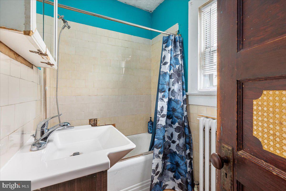 21 W PALL MALL ST, WINCHESTER, Virginia 22601, 4 Bedrooms Bedrooms, ,1 BathroomBathrooms,Residential,For sale,21 W PALL MALL ST,VAWI2007630 MLS # VAWI2007630