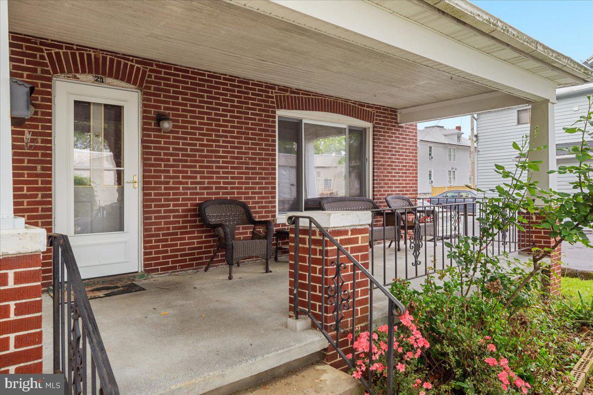 21 W PALL MALL ST, WINCHESTER, Virginia 22601, 4 Bedrooms Bedrooms, ,1 BathroomBathrooms,Residential,For sale,21 W PALL MALL ST,VAWI2007630 MLS # VAWI2007630