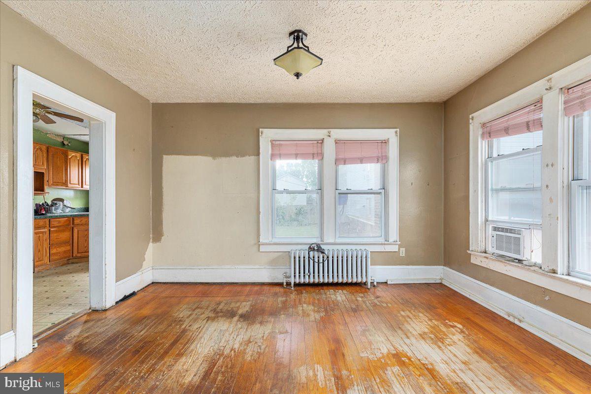 21 W PALL MALL ST, WINCHESTER, Virginia 22601, 4 Bedrooms Bedrooms, ,1 BathroomBathrooms,Residential,For sale,21 W PALL MALL ST,VAWI2007630 MLS # VAWI2007630