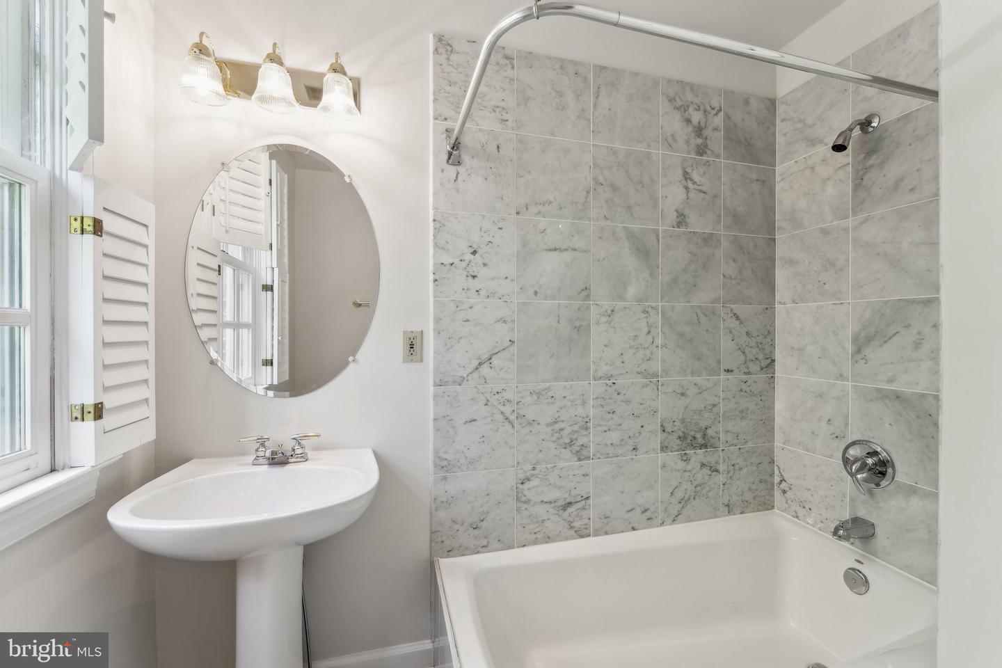 3240 RESERVOIR RD NW, WASHINGTON, District Of Columbia 20007, 3 Bedrooms Bedrooms, ,4 BathroomsBathrooms,Residential,For sale,3240 RESERVOIR RD NW,DCDC2199274 MLS # DCDC2199274