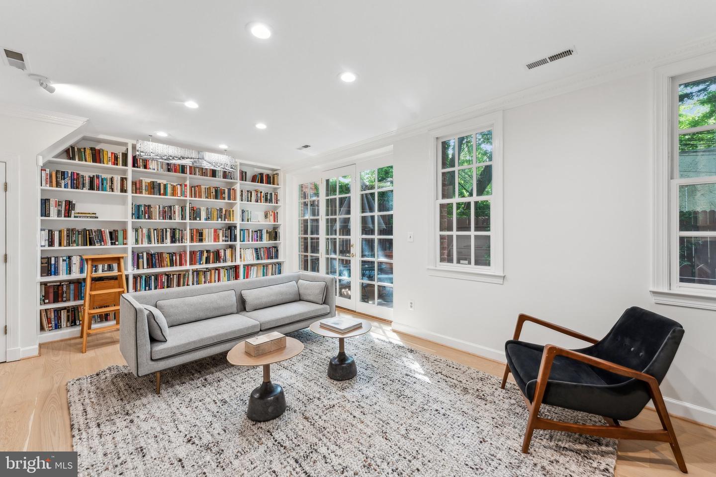 3240 RESERVOIR RD NW, WASHINGTON, District Of Columbia 20007, 3 Bedrooms Bedrooms, ,4 BathroomsBathrooms,Residential,For sale,3240 RESERVOIR RD NW,DCDC2199274 MLS # DCDC2199274