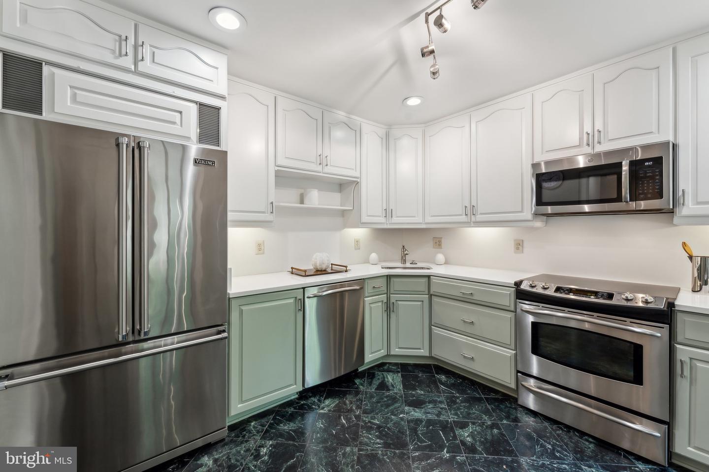 3240 RESERVOIR RD NW, WASHINGTON, District Of Columbia 20007, 3 Bedrooms Bedrooms, ,4 BathroomsBathrooms,Residential,For sale,3240 RESERVOIR RD NW,DCDC2199274 MLS # DCDC2199274
