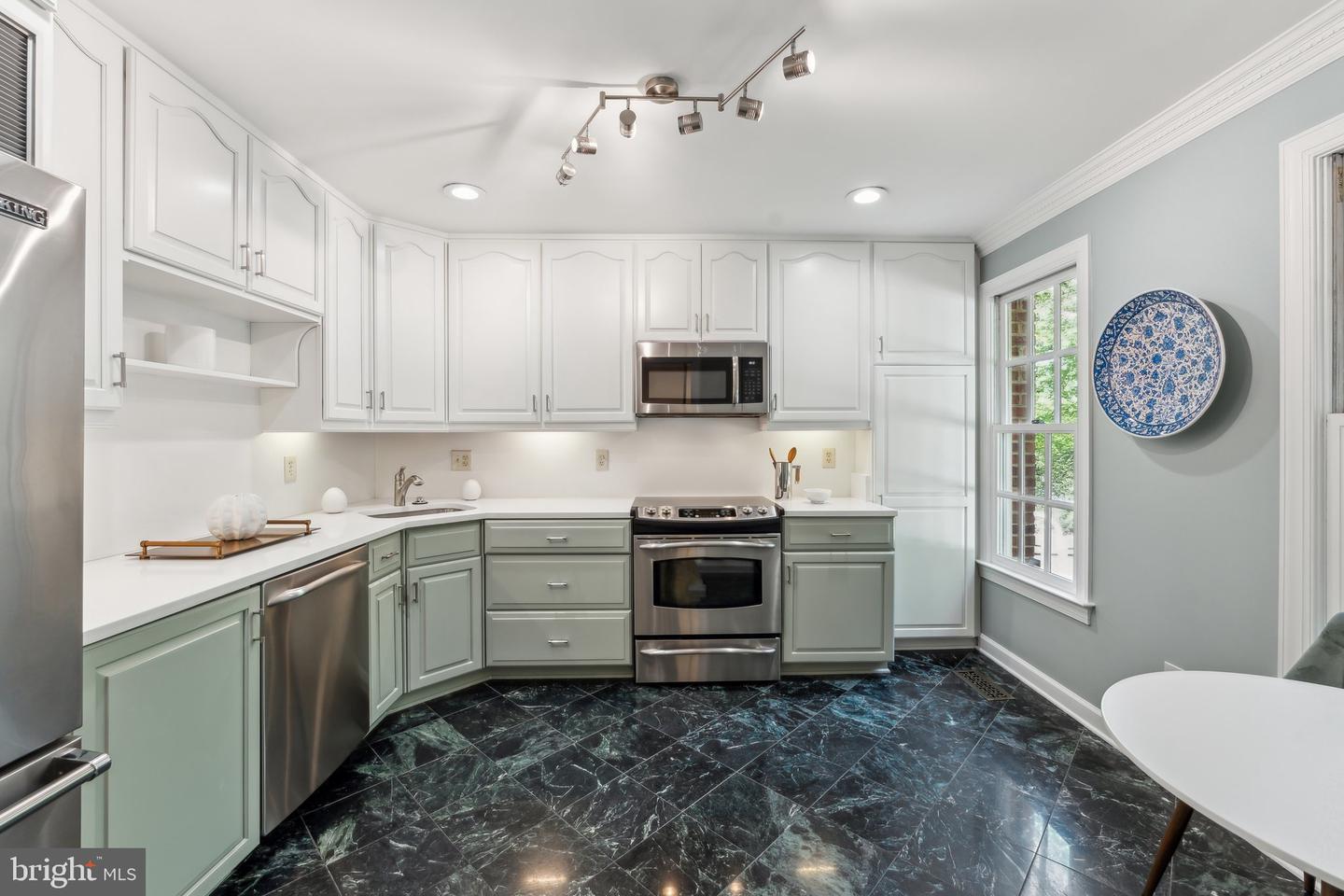 3240 RESERVOIR RD NW, WASHINGTON, District Of Columbia 20007, 3 Bedrooms Bedrooms, ,4 BathroomsBathrooms,Residential,For sale,3240 RESERVOIR RD NW,DCDC2199274 MLS # DCDC2199274