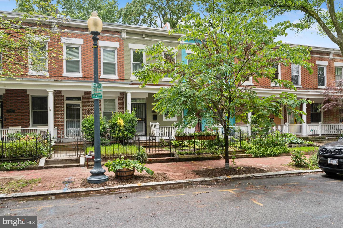 1215 WALTER ST SE, WASHINGTON, District Of Columbia 20003, 2 Bedrooms Bedrooms, ,1 BathroomBathrooms,Residential,For sale,1215 WALTER ST SE,DCDC2199610 MLS # DCDC2199610