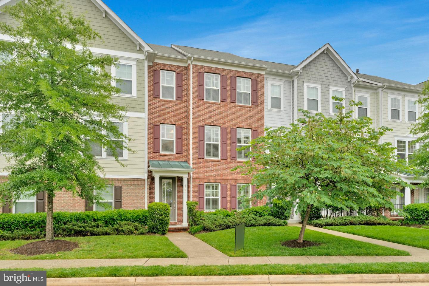109 ANTHEM AVE, HERNDON, Virginia 20170, 3 Bedrooms Bedrooms, ,2 BathroomsBathrooms,Residential,For sale,109 ANTHEM AVE,VAFX2239574 MLS # VAFX2239574