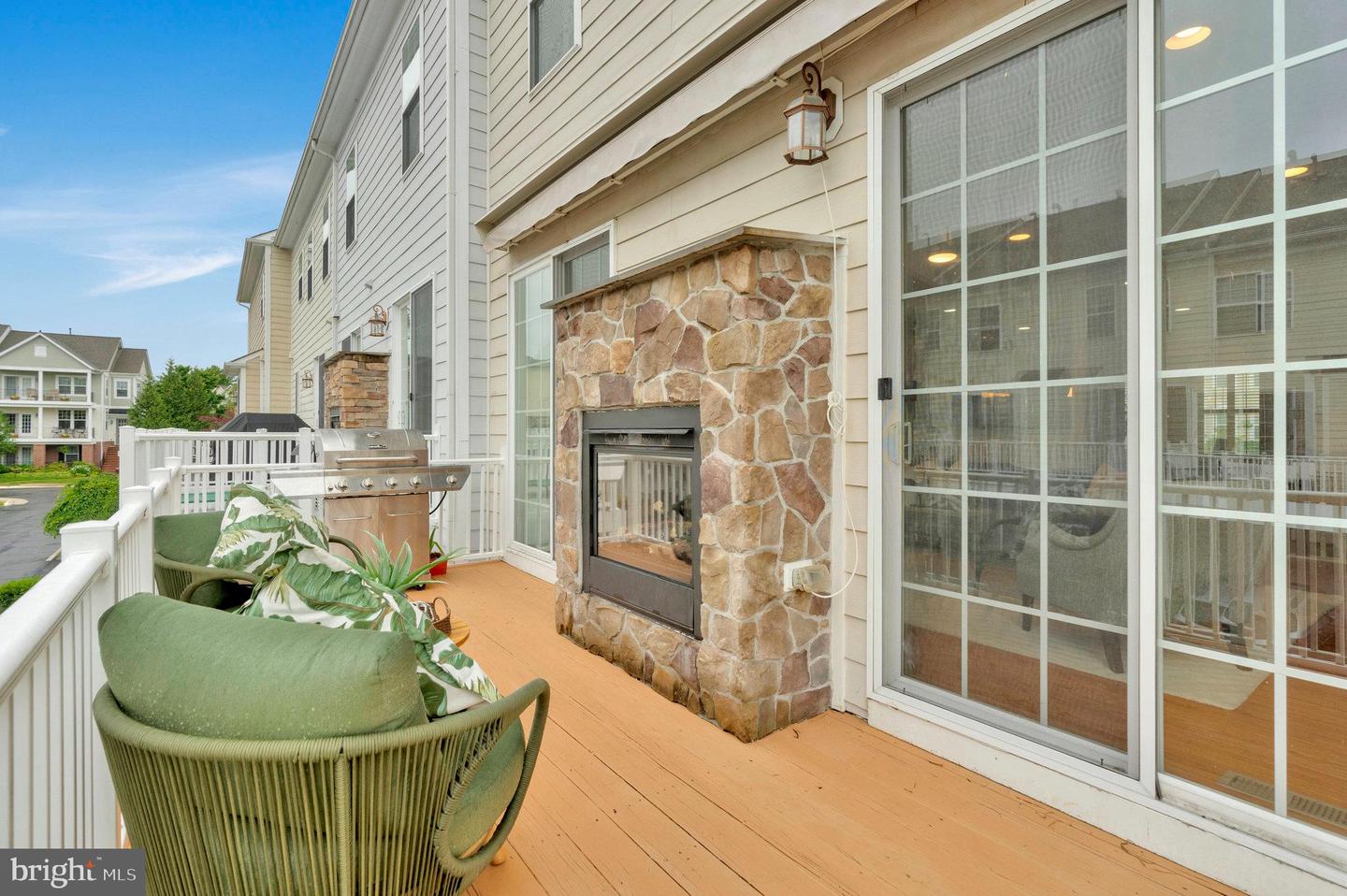 109 ANTHEM AVE, HERNDON, Virginia 20170, 3 Bedrooms Bedrooms, ,2 BathroomsBathrooms,Residential,For sale,109 ANTHEM AVE,VAFX2239574 MLS # VAFX2239574