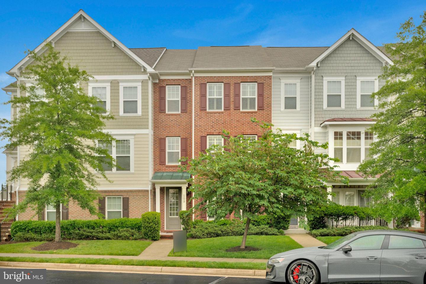 109 ANTHEM AVE, HERNDON, Virginia 20170, 3 Bedrooms Bedrooms, ,2 BathroomsBathrooms,Residential,For sale,109 ANTHEM AVE,VAFX2239574 MLS # VAFX2239574