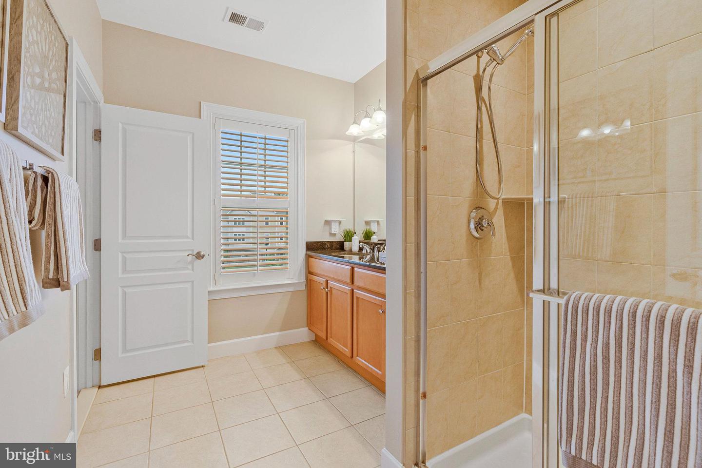 109 ANTHEM AVE, HERNDON, Virginia 20170, 3 Bedrooms Bedrooms, ,2 BathroomsBathrooms,Residential,For sale,109 ANTHEM AVE,VAFX2239574 MLS # VAFX2239574