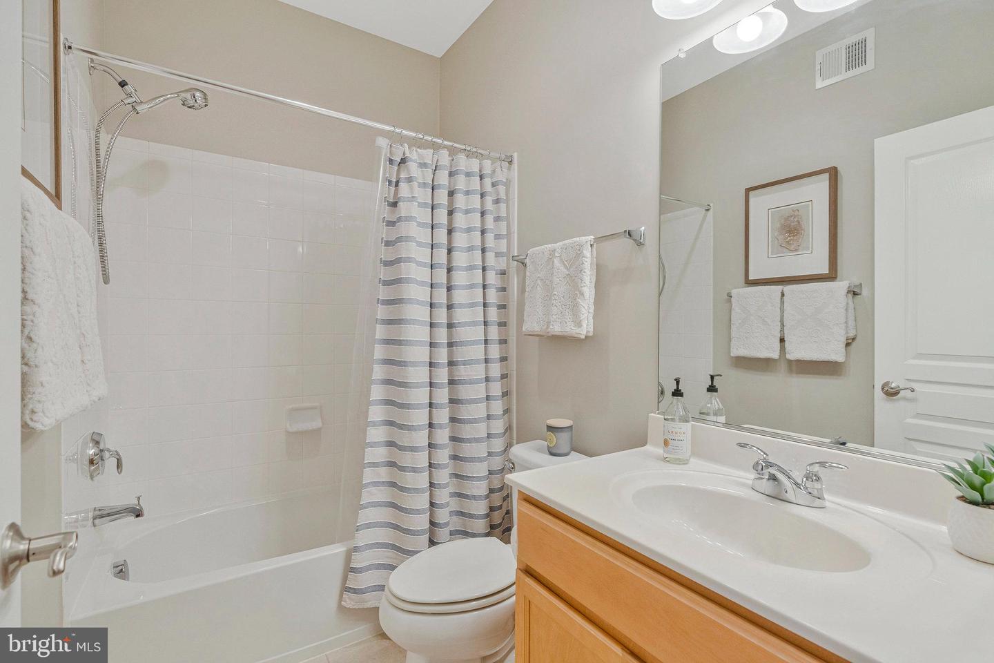109 ANTHEM AVE, HERNDON, Virginia 20170, 3 Bedrooms Bedrooms, ,2 BathroomsBathrooms,Residential,For sale,109 ANTHEM AVE,VAFX2239574 MLS # VAFX2239574