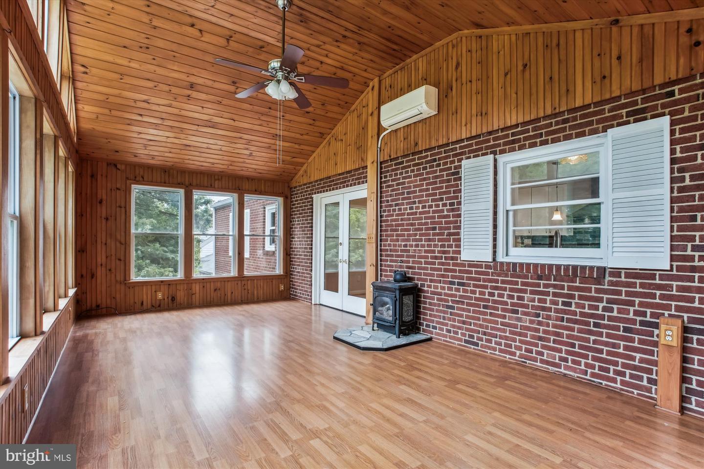 6448 EPPARD ST, FALLS CHURCH, Virginia 22042, 4 Bedrooms Bedrooms, ,3 BathroomsBathrooms,Residential,For sale,6448 EPPARD ST,VAFX2239746 MLS # VAFX2239746